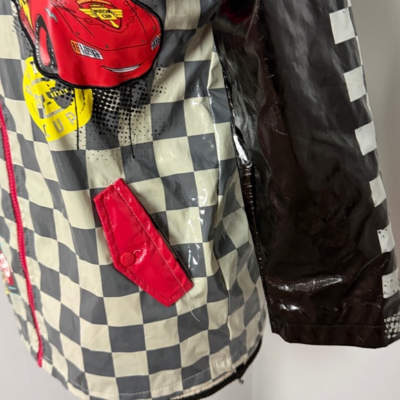 Disney Pixar Cars boys' Lightning McQueen waterproof rain slicker size 7/8 - Picture 3 of 7